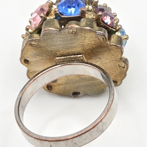 Vintage Rhinestone Cocktail Ring - Picture 5 of 12